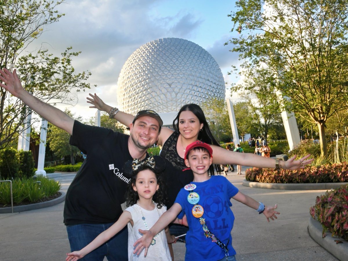 Matías Paris, Andrea Mansilla y sus hijos en Orlando — AMPARIS Magic Travel