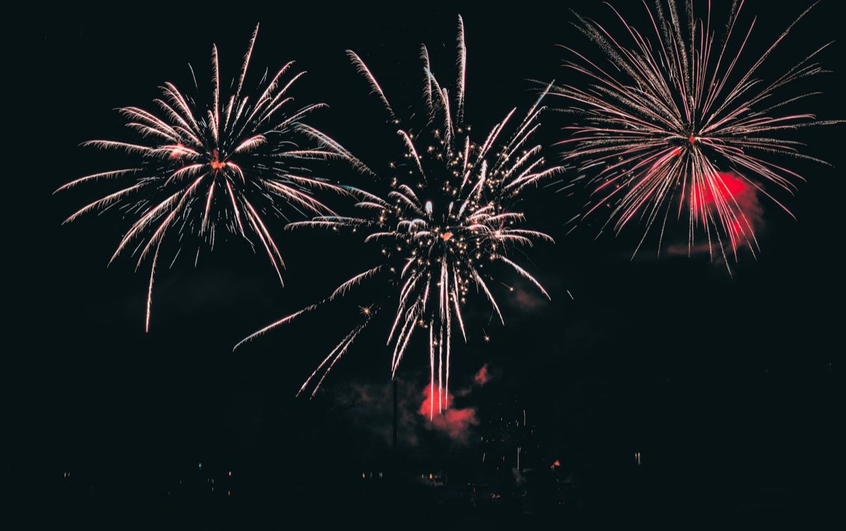 Castillo Cinderella con fuegos artificiales · Magic Kingdom Orlando